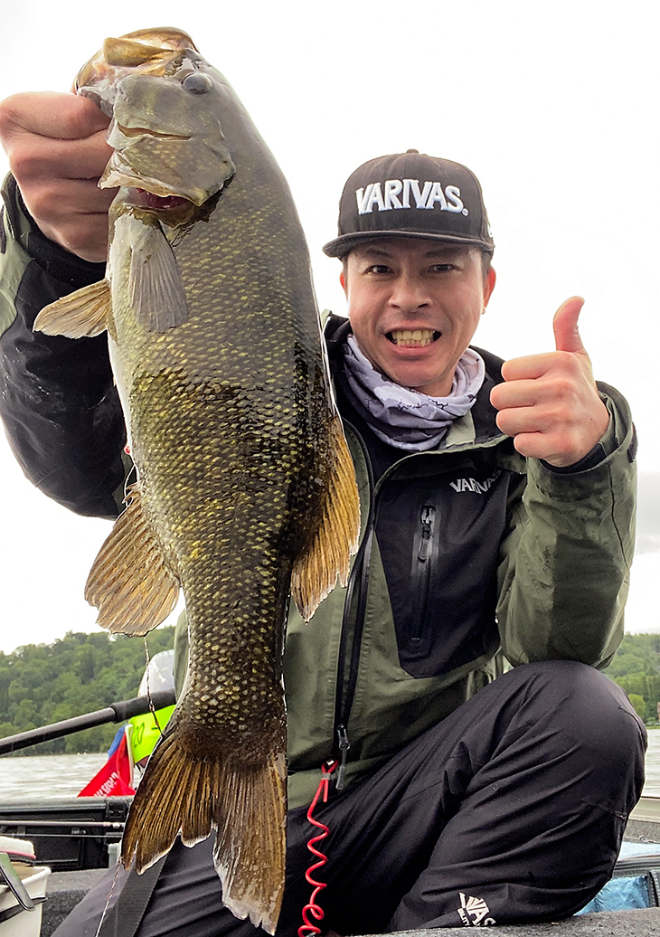 Enjoying the thrill of Smallmouth Bass fishing with a fish finder